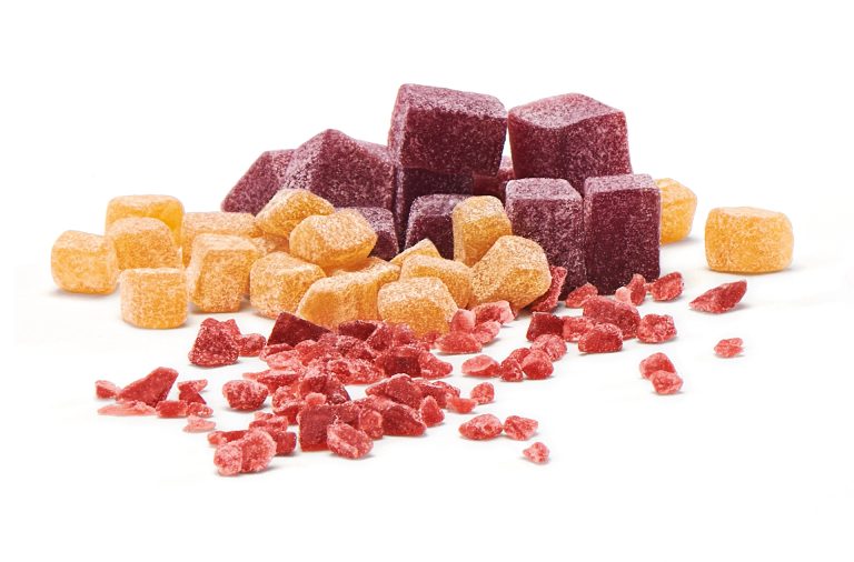 Paradise Fruits Blog Fruchtgranulat in verschiedenen Schnittgrößen und Farben.
